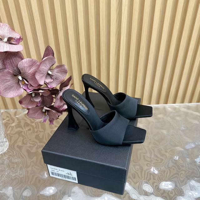 Saint Laurent 25Ss silk square toe thick heel high heel sandals The hottest YSL