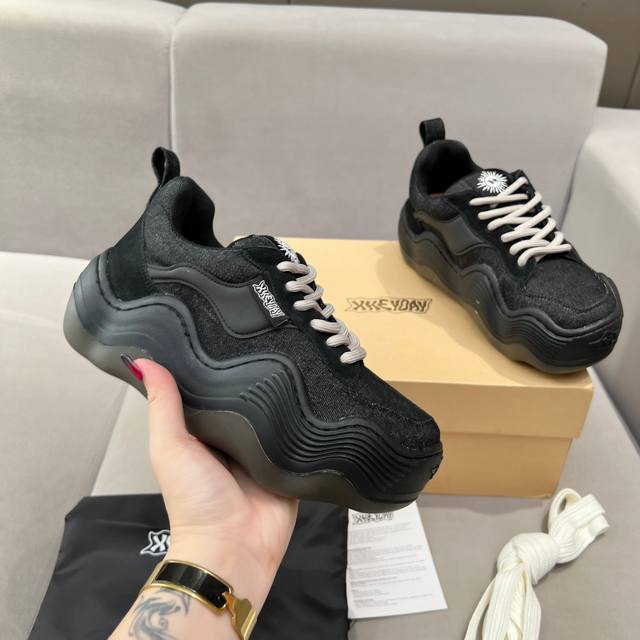 Heyday The latest hit Black Warrior co-branded couple wave shoes, bread shoes, s
