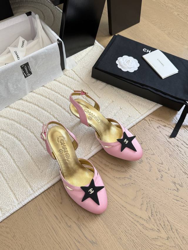 Chanel 25P Spring and Summer New Sandals The hottest heavy-duty metal buckle mot