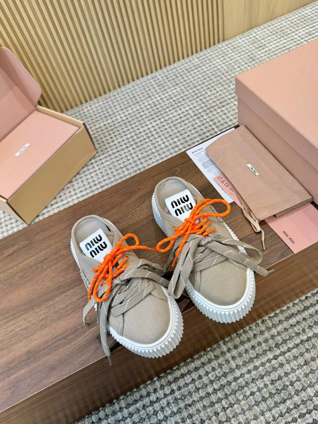 Miu canvas shoes factory Fabric: imported encrypted canvas Lining: imported fab