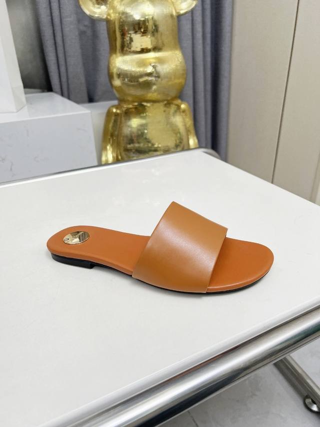 Saint Laurent: Light brown leather slippers Rubber sole genuine leather sole Si
