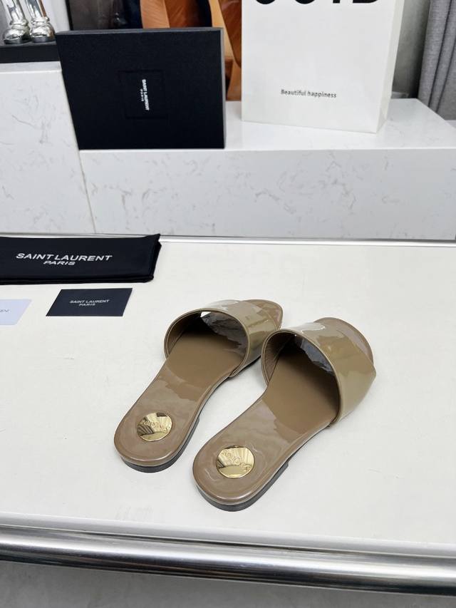 Saint Laurent: Khaki patent leather slippers Rubber sole genuine leather sole S