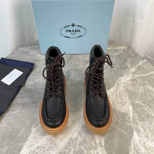 P's latest Martin boots, top version Surface: imported anti-cracking cowhide Lin