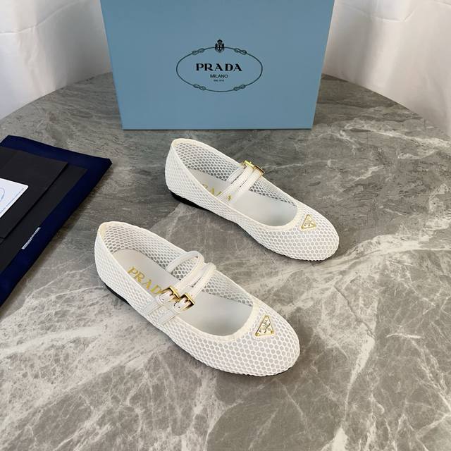 P's latest dancing shoes Surface: imported diamond pattern Lining: ultra-soft co