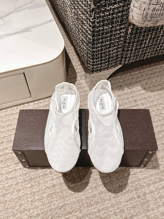 Alaia 25 Spring and summer new style celebrity style fishnet shoes ballet shoes