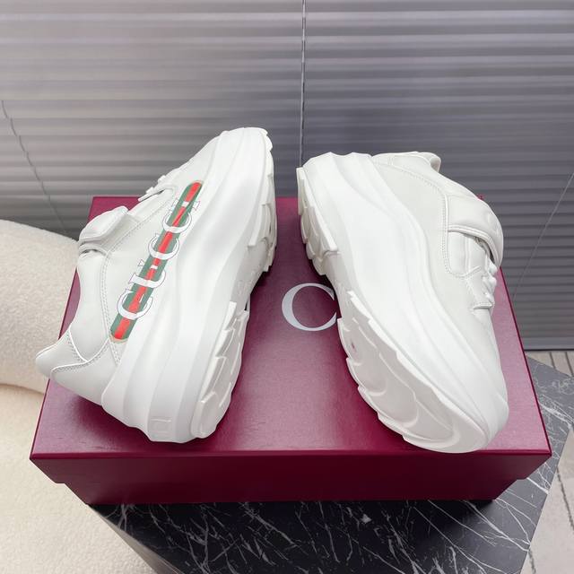 Gucci latest Velcro dad shoes; thick-soled shoes; casual shoes; sports shoes Thi