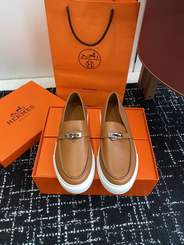 Purchasing level Hermes Hermes classic H couple loafers are timeless and simple