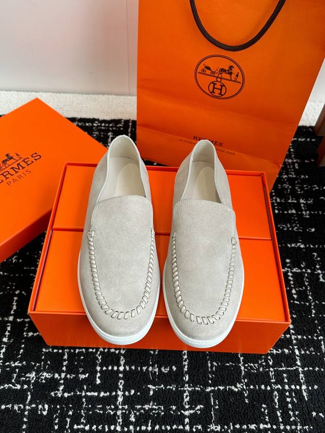 Purchasing level Hermes Hermes classic H couple loafers are timeless and casual