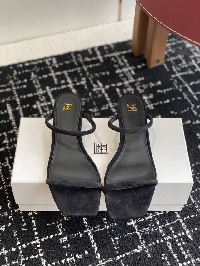 Dongguan purchasing agent level Toteme 25 Spring and Summer new minimalist cat h