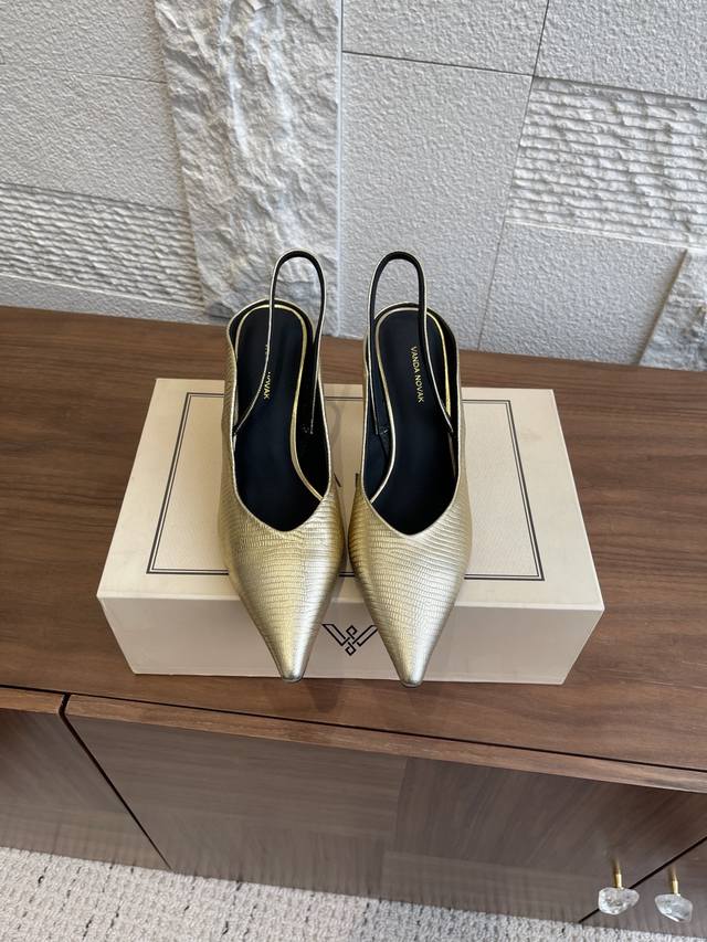 Top version: Vanda Novak 25Ss summer new pointed sandals, slippers, single shoes