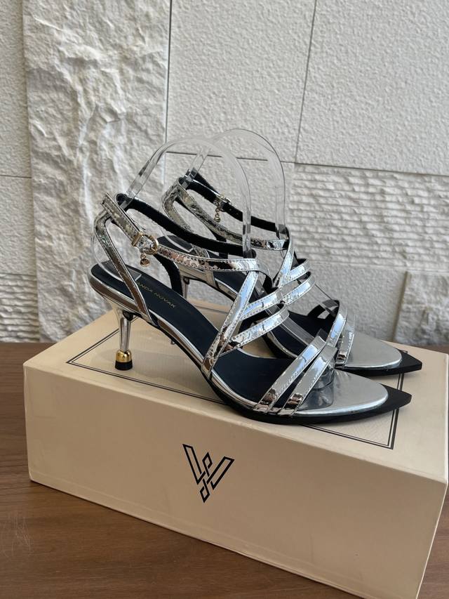 Top version: Vanda Novak 25Ss summer new pointed sandals high heels Vanda Novak
