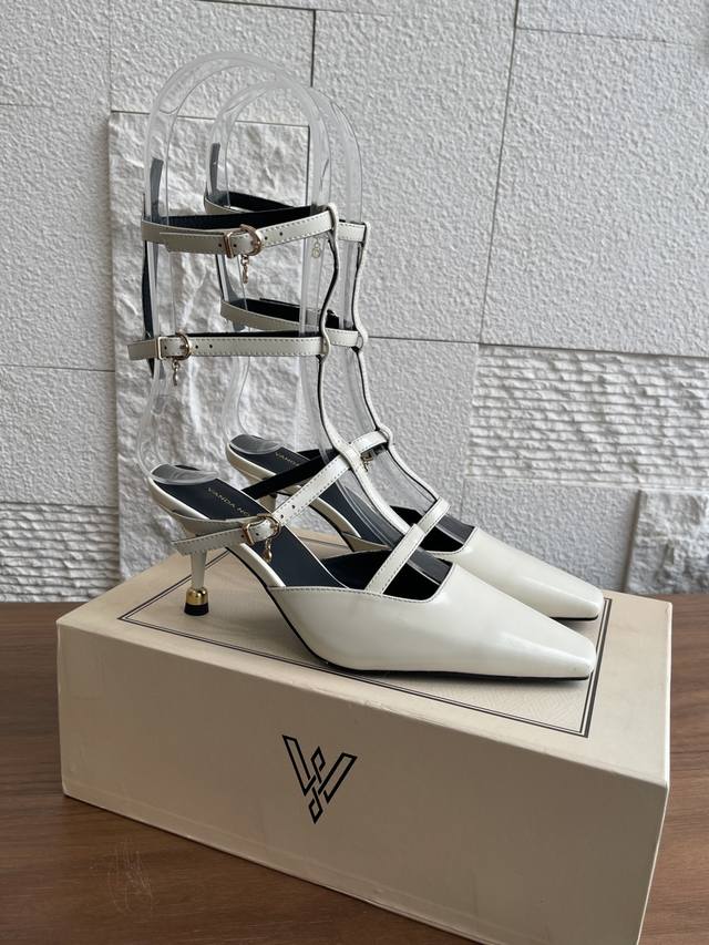 Top version: Vanda Novak 25Ss summer new pointed sandals slippers single shoes h