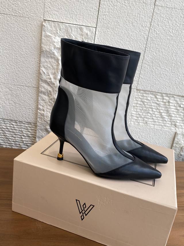 Top version: Short mesh boots: , embroidered mesh: Long mesh boots: , embroidere