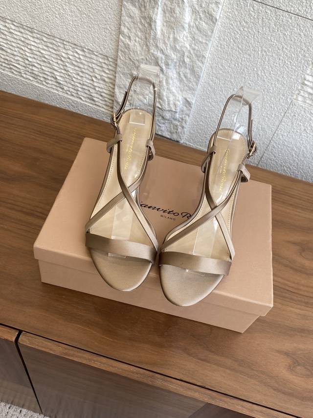 Top version: Gianvito Rossi 25Ss Summer new open toe one-strap Cross back strap