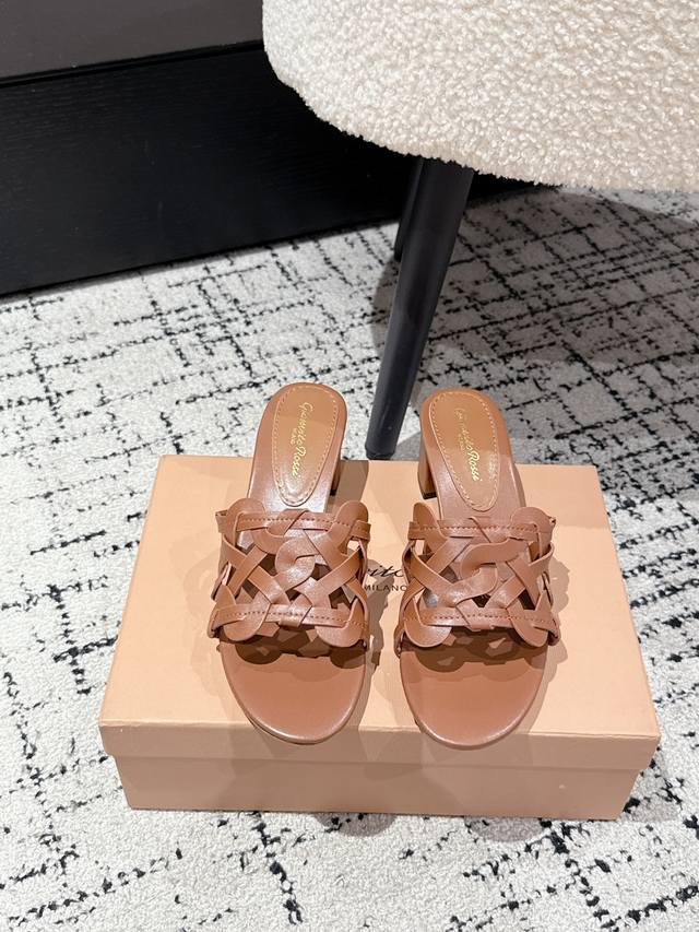 Gianvito Rossi 25 Spring and Summer New Rossi Gr French Braided Hollow Flat Sand