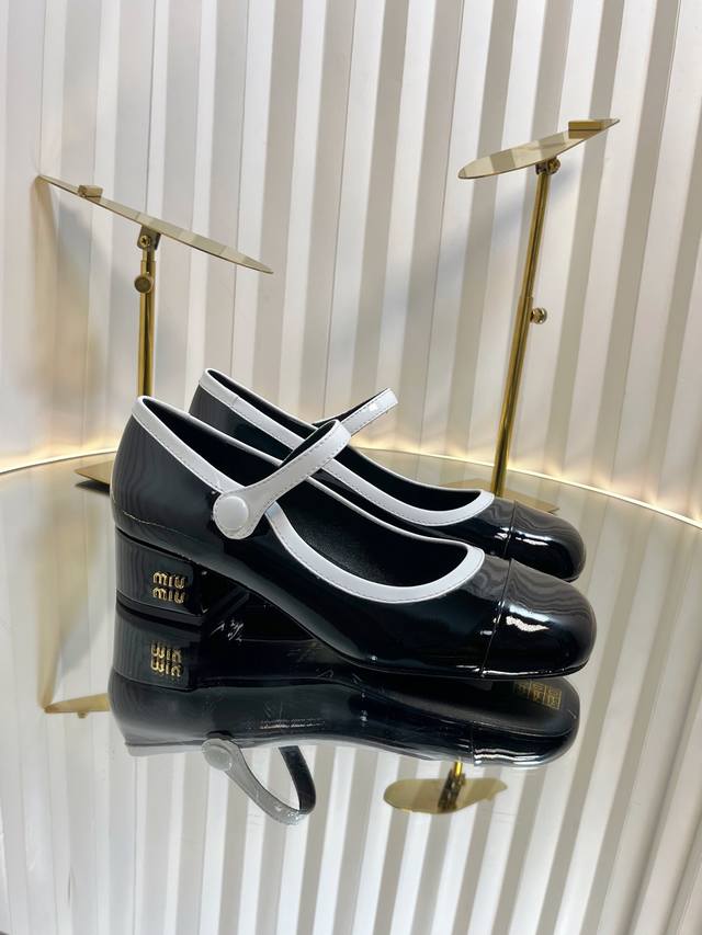 Exclusive new product Miumiu Ss25 New Arrival~ Miu's 2025 spring and summer thi