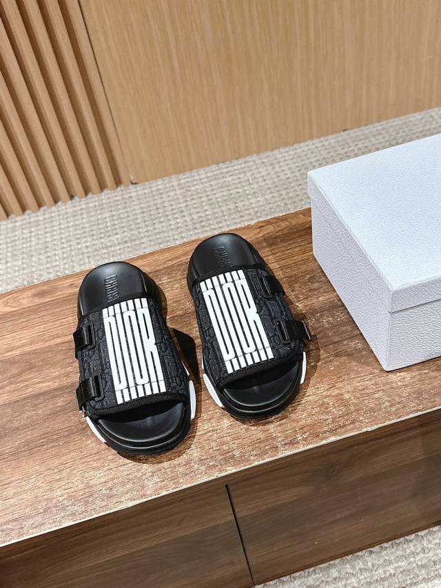 Top version# Dior new thick-soled beach slippers design concept Sandals and spor