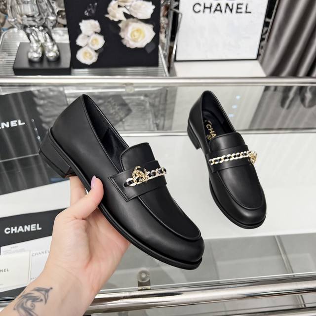 High version loafers Chane*