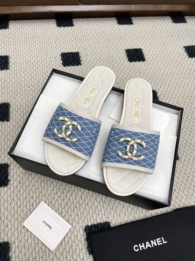 Chanel Chanel 25Ss Spring and Summer New Double C Chain Cow Flat Slippers A bran