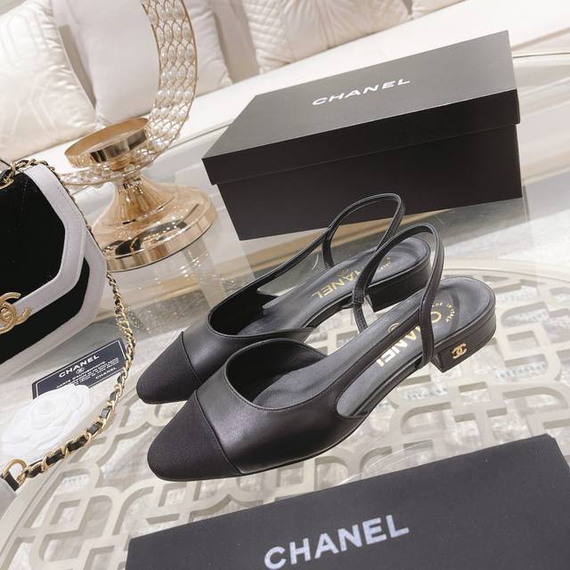 Chanel Spring and Summer Classic Colorblock Low-Heeled Side Hollow Sandals Fashi