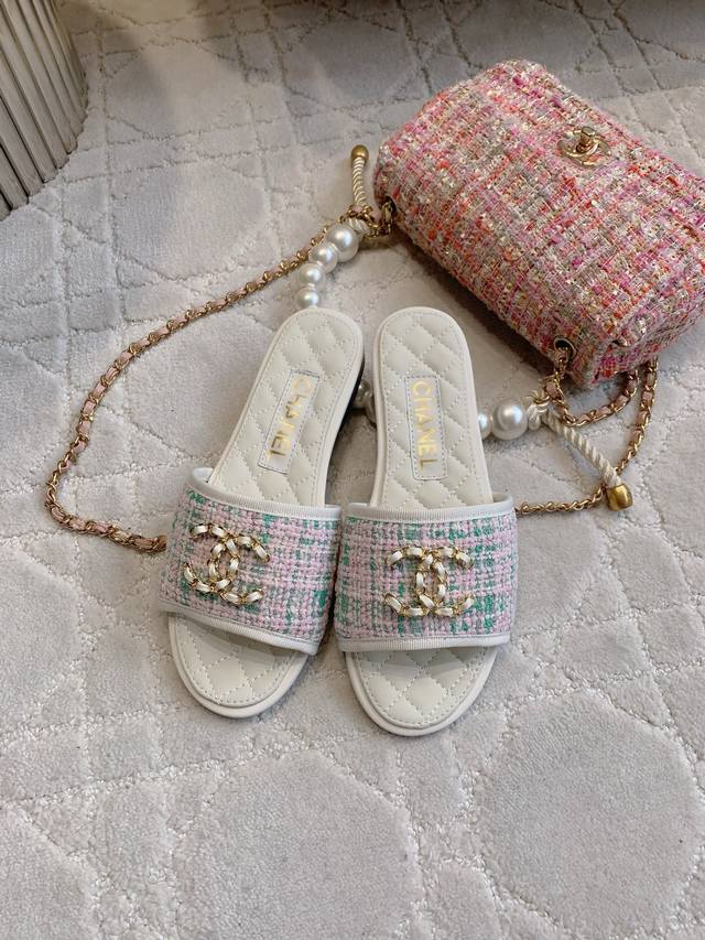 Factory price P Chane* New flat slippers Classic holiday style Double C Logo de