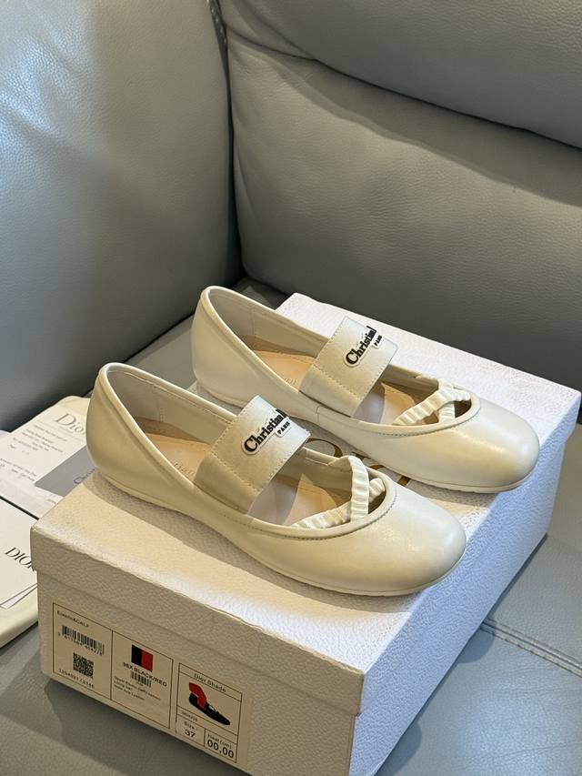 Dior 25 autumn and winter ballet shoes new product Relaxed and elegant atmospher