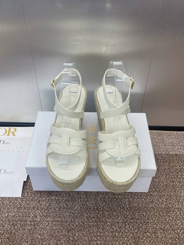 Dior 2025 Spring and Summer New D-Club Jelly Color Hollow Layered Cross Strap Th