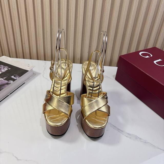 Gucci2025 Summer Latest Platform Sandals This women's open-toe sandal highlights