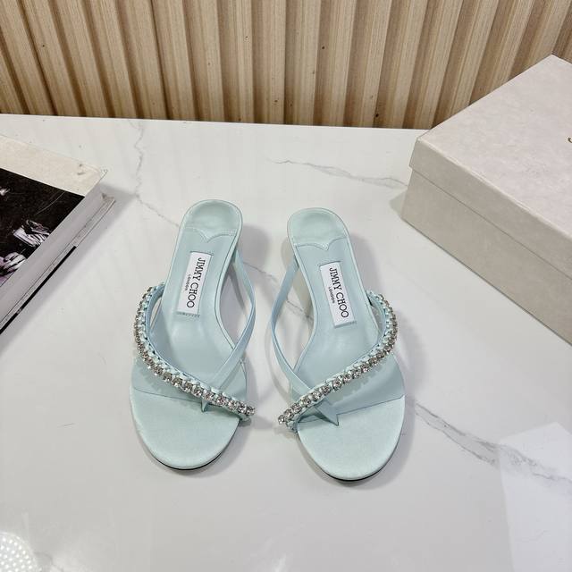 Jimmy Choo 25 Spring/Summer Jc new cat-heel flip-flops! The upper is made of tra
