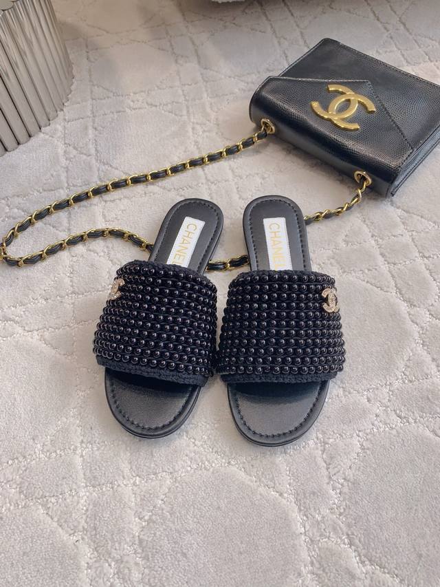 factory price P Chane* new pearl flat slippers, hand-sewn, super heavy work, wit