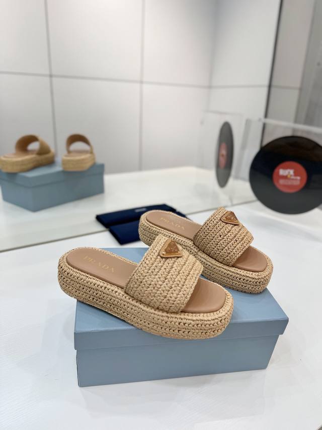 Factory Price P Prada's new woven shoes, straw sandals! This year's popular str