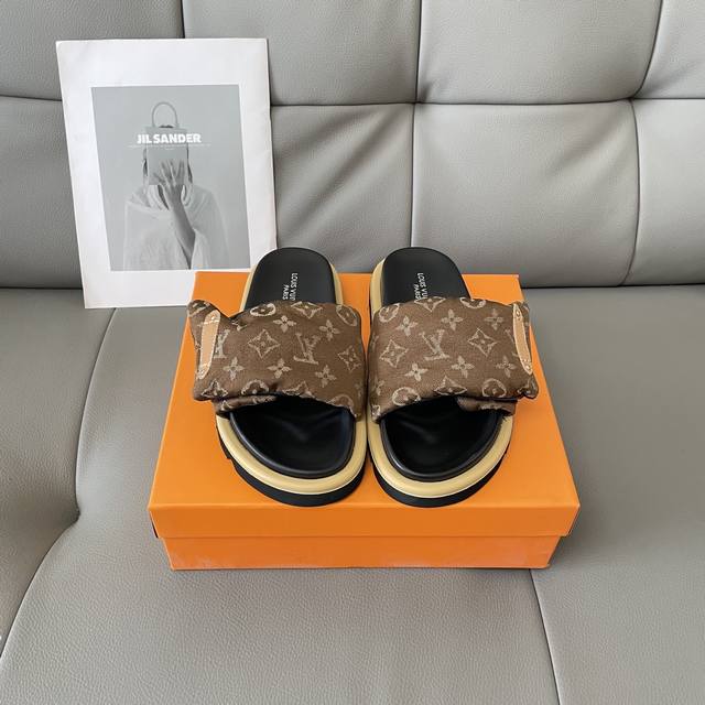 Factory: Louis Vuitton new color Lv Velcro flat slippers casual sandals couple