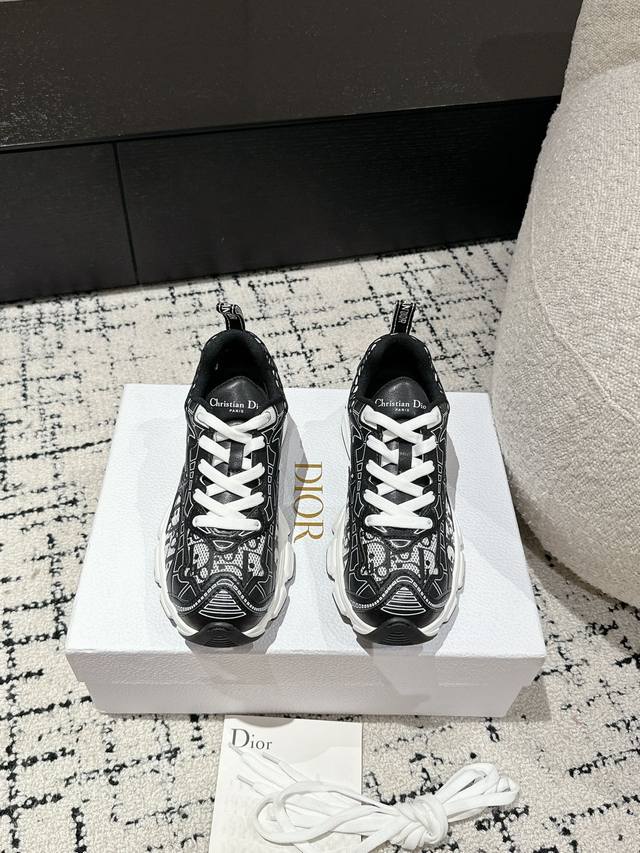 Top versionDior 25 latest hot-selling Dior Vibe sports casual dad shoesOriginal