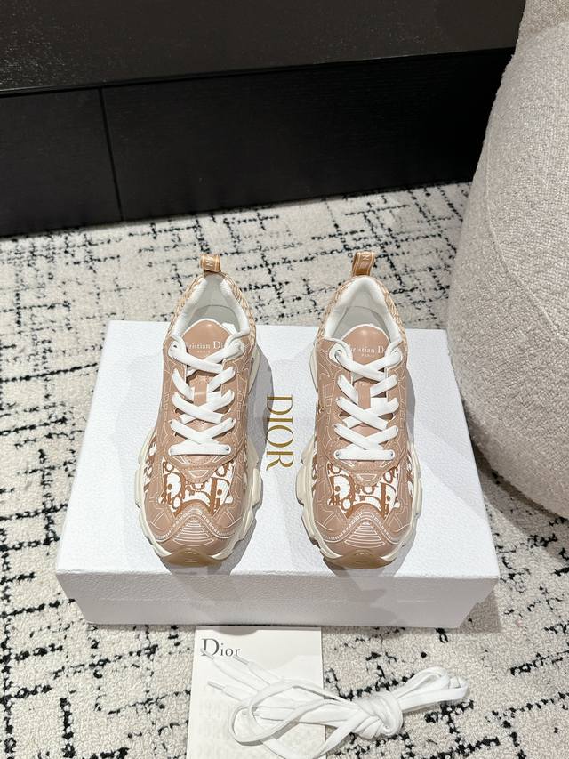 Top versionDior 25 latest hot-selling Dior Vibe sports casual dad shoesOriginal