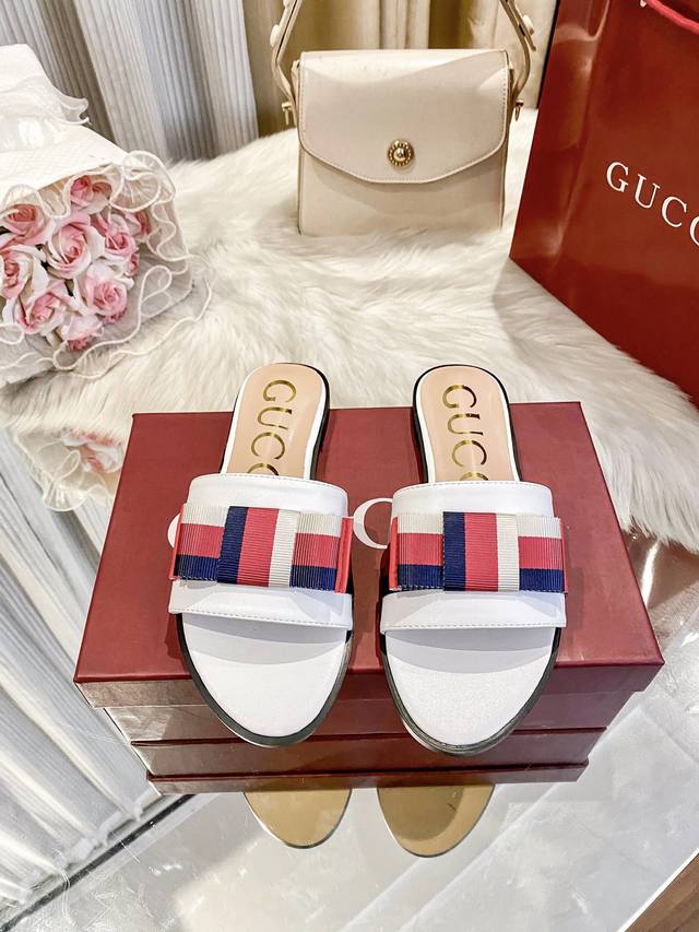 Factory: Gucci is back again with new styles. Brand new flat slippers are on sa