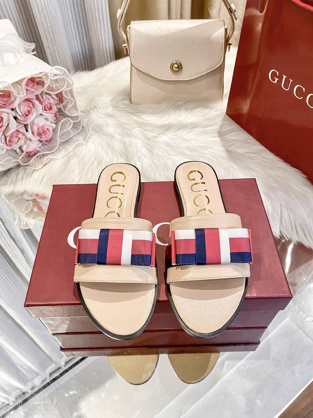 Factory: Gucci is back again with new styles. Brand new flat slippers are on sa