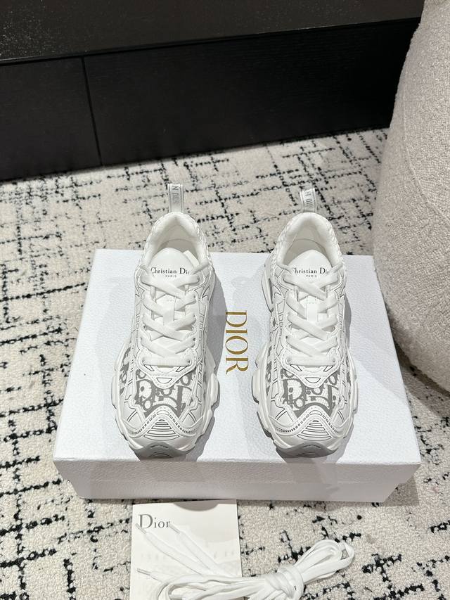 Top versionDior 25 latest hot-selling Dior Vibe sports casual dad shoesOriginal