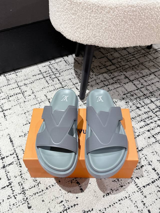 Top versionLv Louis Vuitton 25 latest Oasis series thick-soled sandalsOriginal p