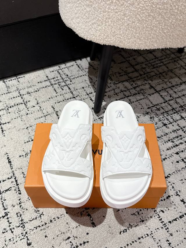 Top versionLv Louis Vuitton 25 latest Oasis series thick-soled sandalsOriginal p