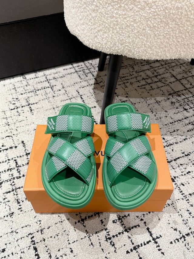 Top versionLv Louis Vuitton 25 latest Oasis series thick-soled sandalsOriginal p