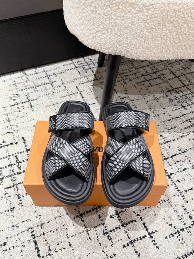 Top versionLv Louis Vuitton 25 latest Oasis series thick-soled sandalsOriginal p