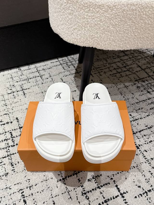 Top versionLv Louis Vuitton 25 latest Oasis series thick-soled sandalsOriginal p