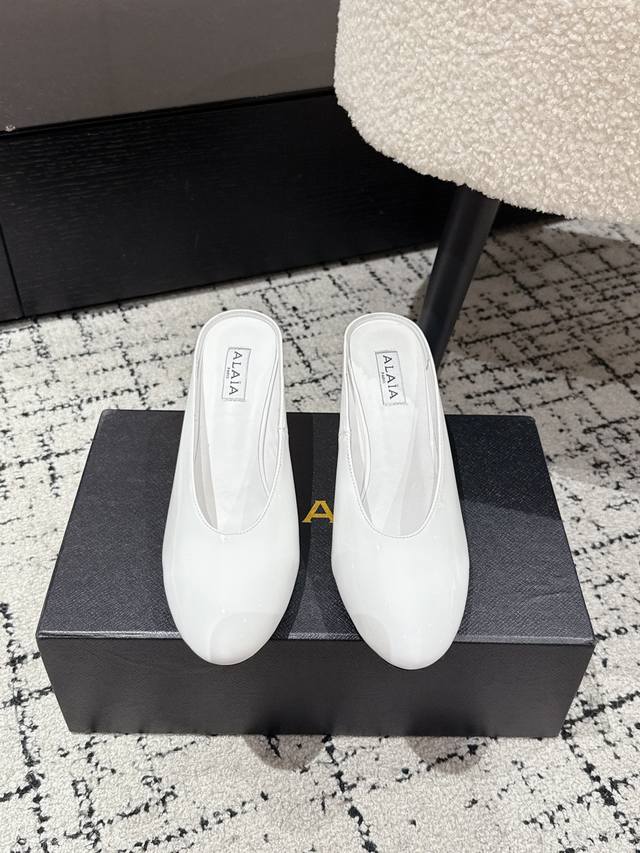 Alaia Alaia 25Ss new spring and summer wedge slippers This brand needs no introd