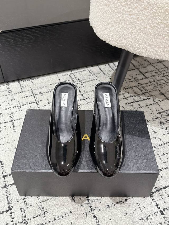 Alaia Alaia 25Ss new spring and summer wedge slippers This brand needs no introd