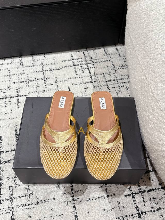 Alaia Alaia 25 Spring and Summer latest flat-soled thong mesh shoes with closed