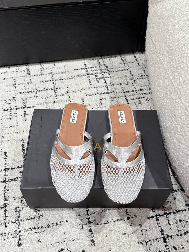 Alaia Alaia 25 Spring and Summer latest flat-soled thong mesh shoes with closed