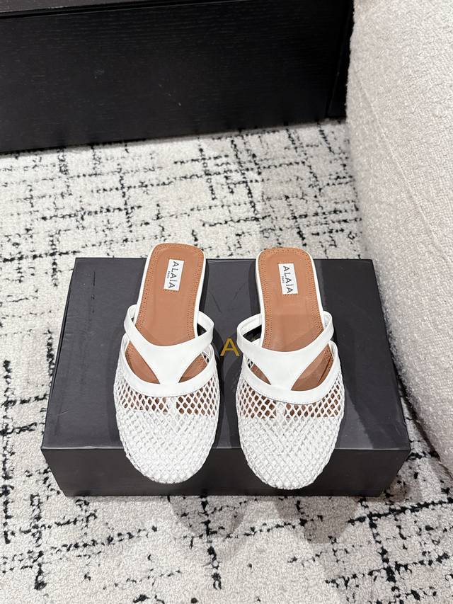 Alaia Alaia 25 Spring and Summer latest flat-soled thong mesh shoes with closed