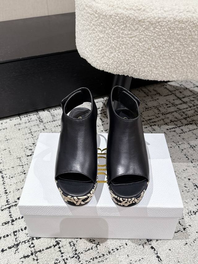 Dior 25 Dway Cd buckle straw thick-soled wedge sandals This Dway thick-soled san