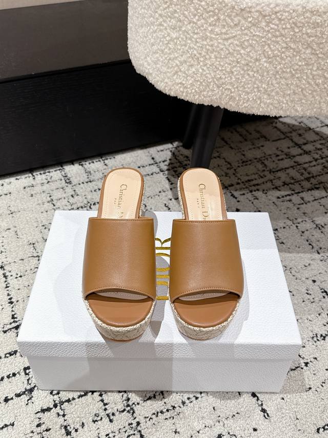 Dior 25 Dway Cd buckle straw thick-soled wedge sandals This Dway thick-soled san