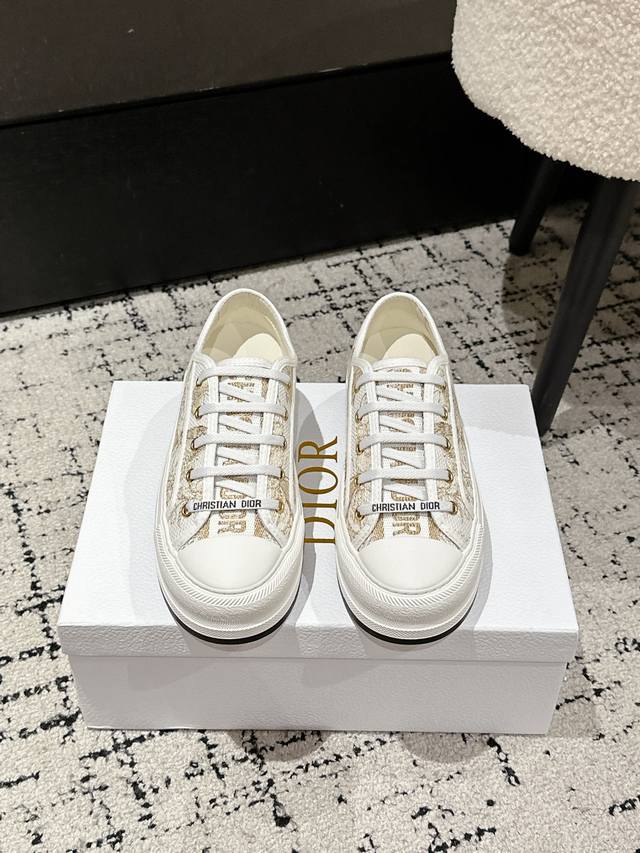 Top version Dior 25 Walk'N series presbyopia embroidered thick-soled canvas shoe